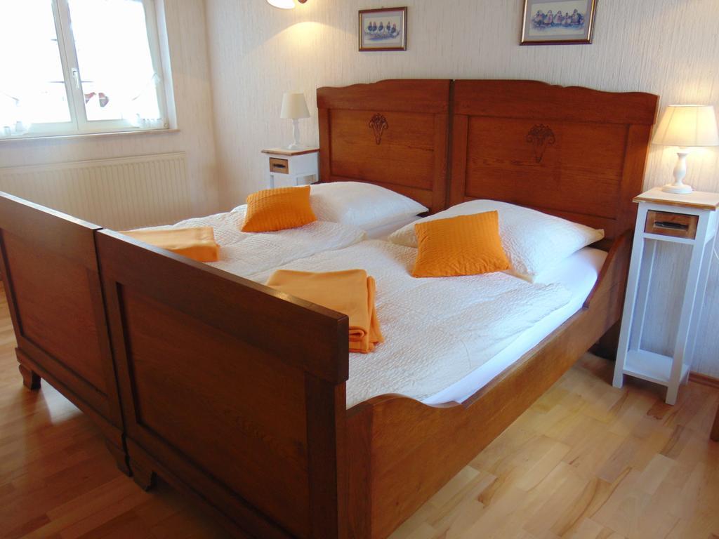 Ferienwohnung Bergblick /Moseltal Burgen  Bagian luar foto